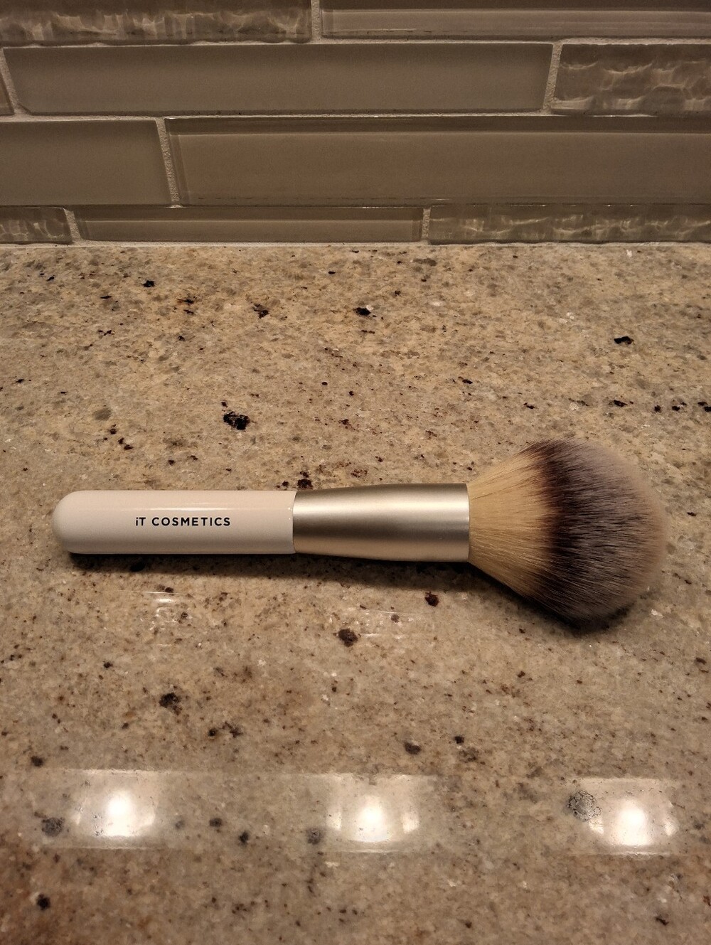 It Cosmetics Brush #8